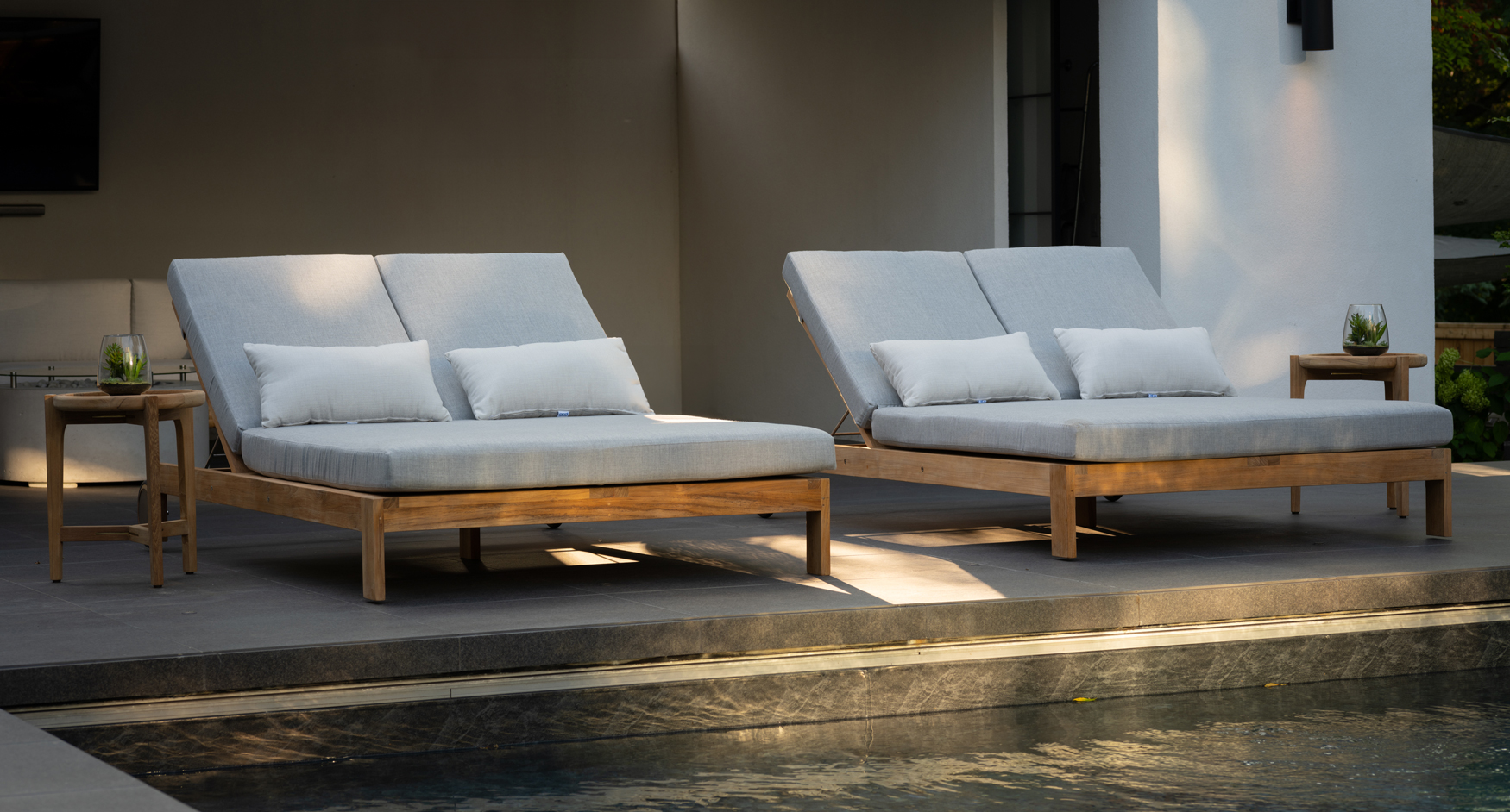 Nivelle Double Chaise Lounge