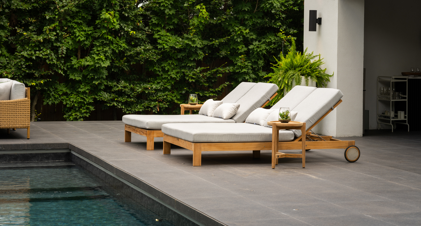 Nivelle Double Chaise Lounge