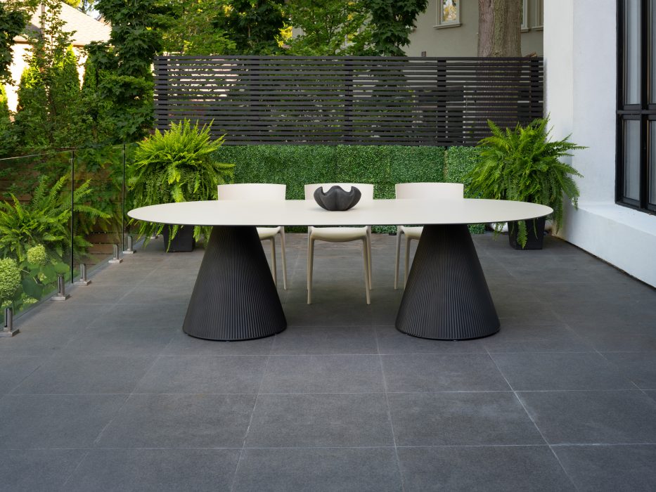 Vondom Gatsby Oval Dining Table with Vondom Africa Side Chairs