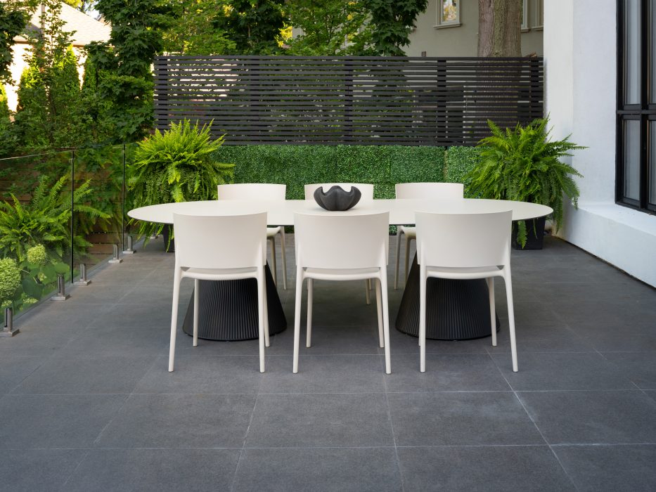 Vondom Gatsby Oval Dining Table with Vondom Africa Side Chairs