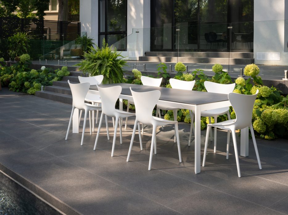 Vondom Love Dining Side Chair with Vondom Frame Dining Table