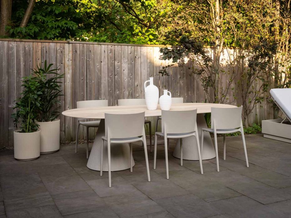 Vondom Gatsby Oval Oak 1 Dining Table with Africa Side Chairs