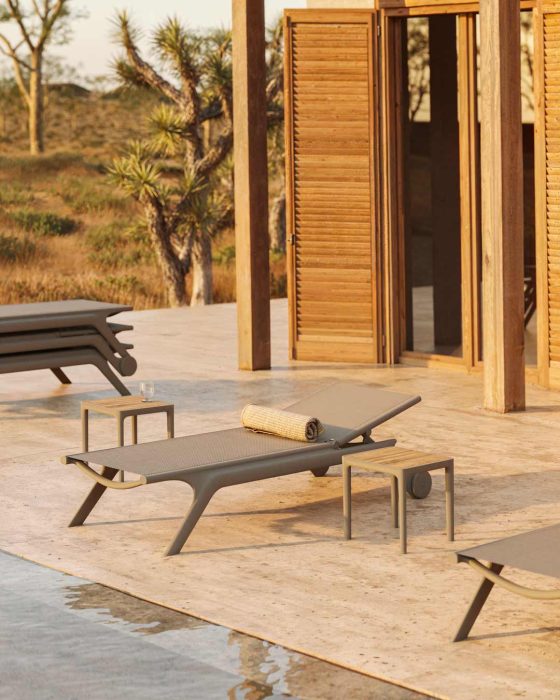 Africa Chaise Lounge