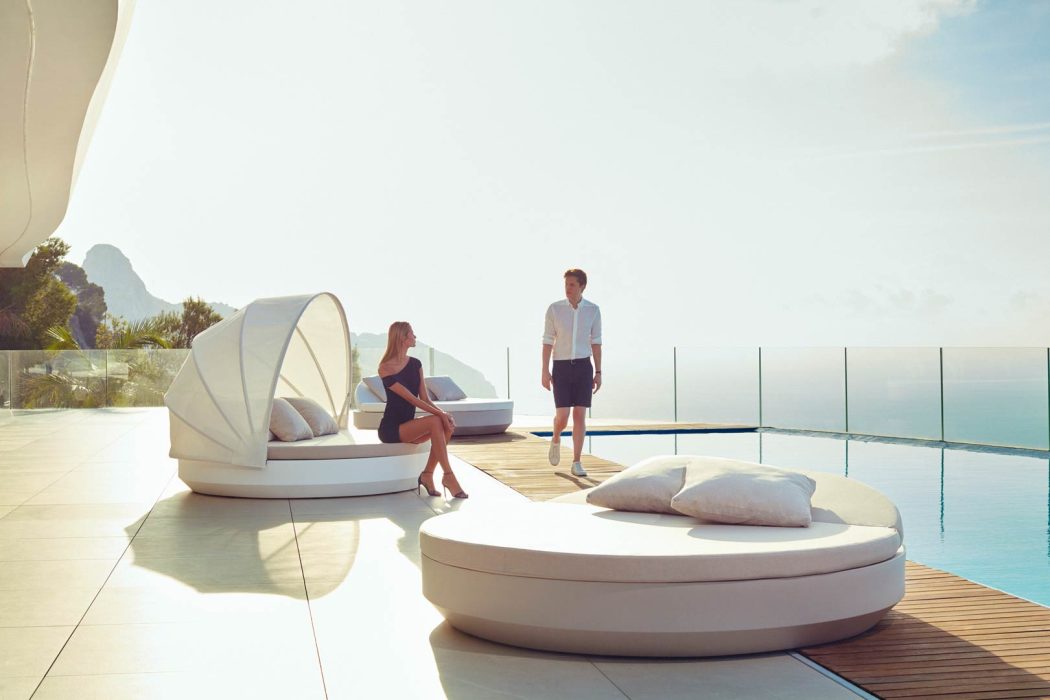 Vondom Vela Round Daybeds