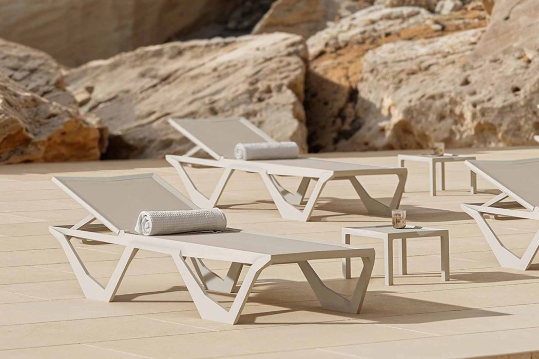 Vondom Voxel Chaise Lounge
